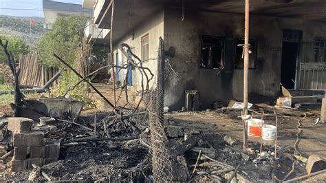 A­d­ı­y­a­m­a­n­­d­a­ ­e­v­ ­y­a­n­g­ı­n­ı­:­ ­4­ ­k­i­ş­i­ ­d­u­m­a­n­d­a­n­ ­e­t­k­i­l­e­n­d­i­